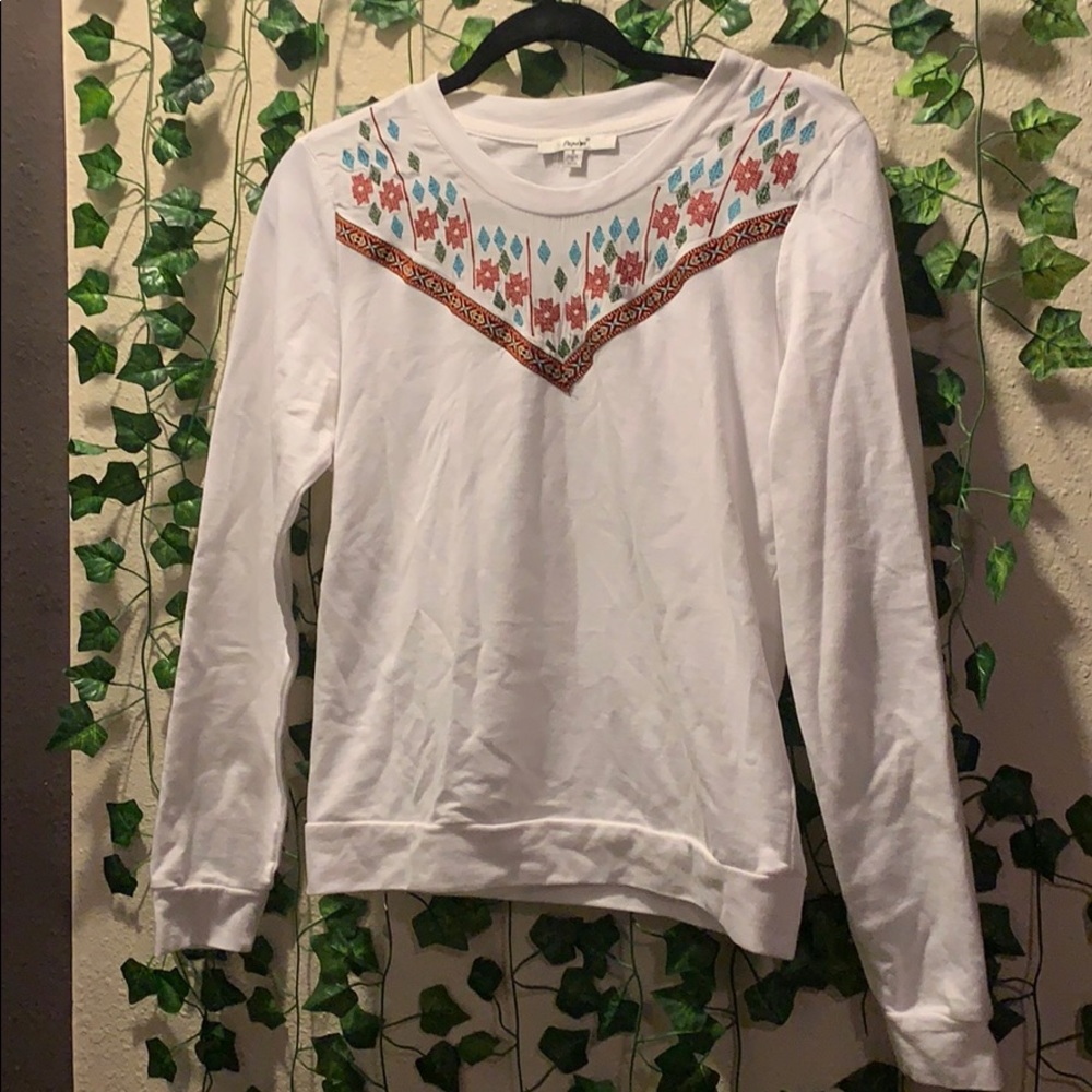 Cute detailed sweatshirt 🎀